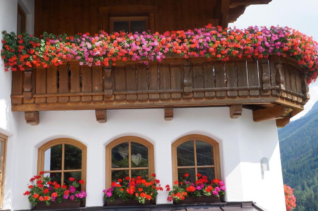 Pension Strolz Sankt Anton am Arlberg Bagian luar foto