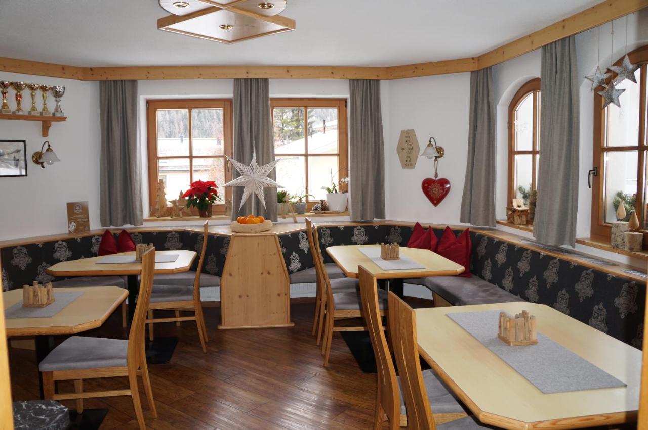 Pension Strolz Sankt Anton am Arlberg Bagian luar foto