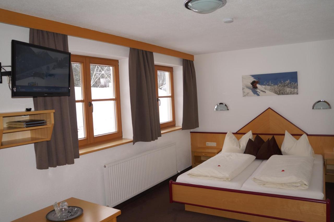 Pension Strolz Sankt Anton am Arlberg Bagian luar foto
