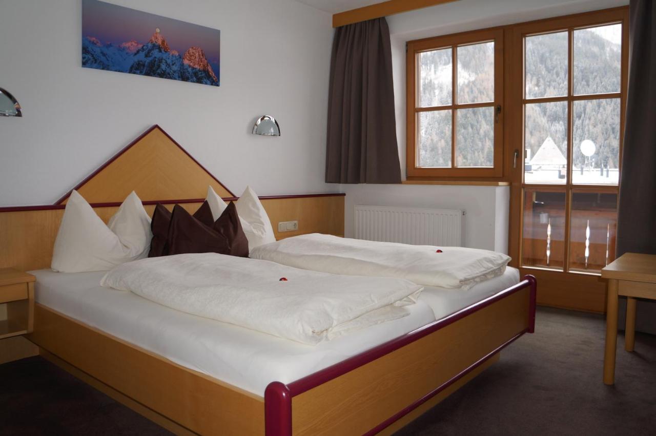 Pension Strolz Sankt Anton am Arlberg Bagian luar foto